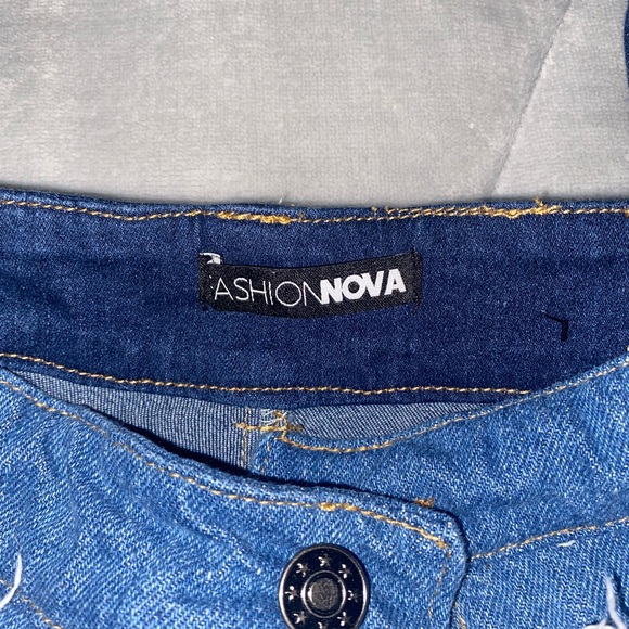 Fashion nova jeans - Picture 3 of 4
